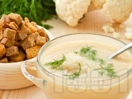 Крем супа от карфиол с прясно мляко и масло - снимка на рецептата